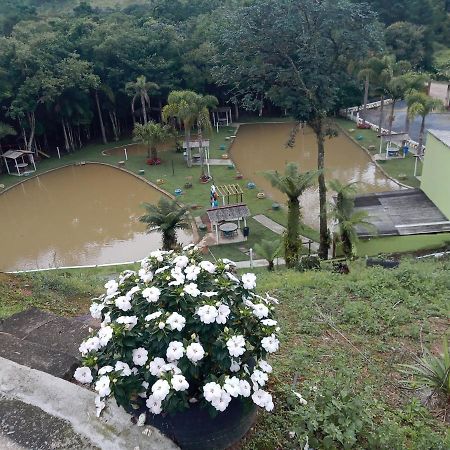Pesqueiro Restaurante E Pousada Pingo De Ouro Piedade  Exteriör bild
